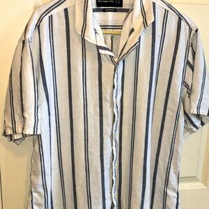 Excellent condition Abercrombie & Fitch soft button up oversized size Large